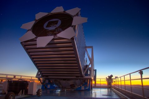 sloan-digital-sky-survey-telescope-sunset-sdss